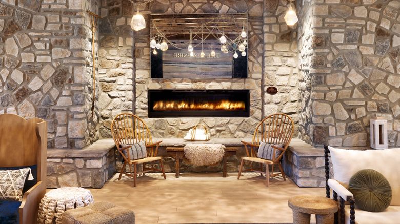 <b>The Advenire, Autograph Collection Lobby</b>. Images powered by <a href="https://www.leonardoworldwide.com/" title="Leonardo Worldwide" target="_blank">Leonardo</a>.