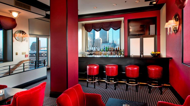 Hotel Icon Autograph Collection Suite