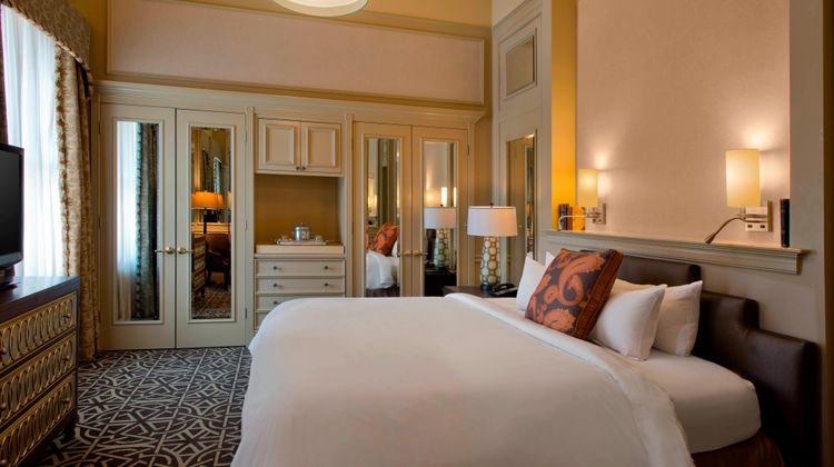 Hotel Icon Autograph Collection Suite