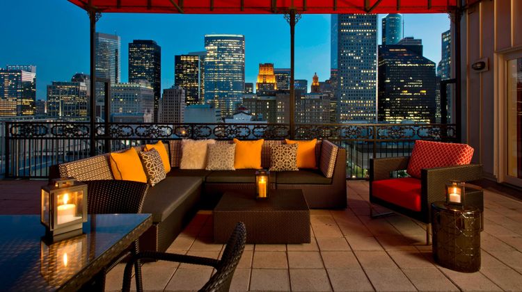 Hotel Icon Autograph Collection Suite