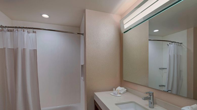 <b>Courtyard Houston Sugar Land/Lake Pointe Room</b>. Images powered by <a href="https://www.leonardoworldwide.com/" title="Leonardo Worldwide" target="_blank">Leonardo</a>.