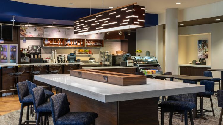 Courtyard Ft Lauderdale Airport & Cruise Restaurant