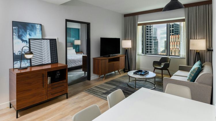 Le Meridien Houston Downtown Suite