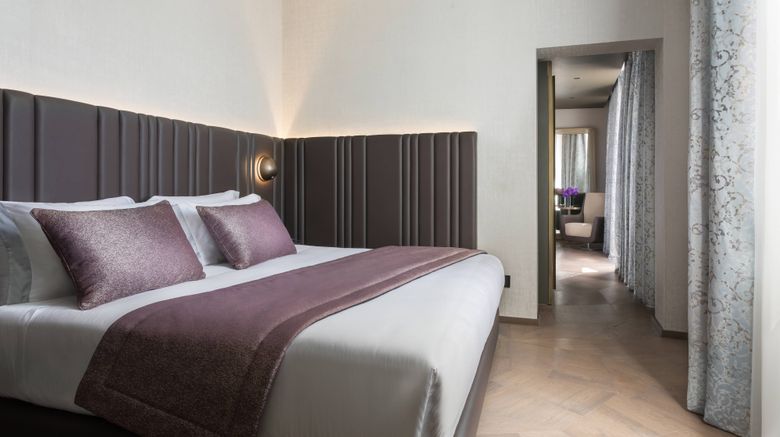<b>The Pantheon Iconic Rome Hotel Room</b>. Images powered by <a href="https://www.leonardoworldwide.com/" title="Leonardo Worldwide" target="_blank">Leonardo</a>.