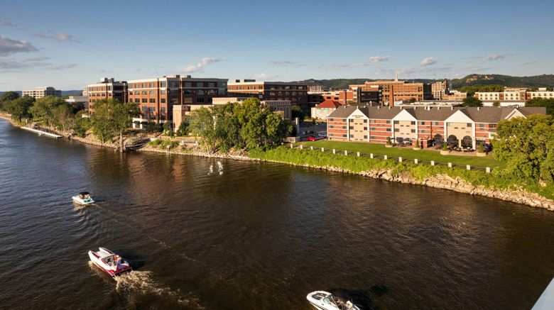 <b>Courtyard La Crosse Downtown/Riverfront Exterior</b>. Images powered by <a href="https://www.leonardoworldwide.com/" title="Leonardo Worldwide" target="_blank">Leonardo</a>.