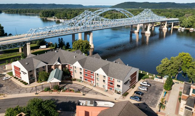 Courtyard La Crosse Downtown/Riverfront Exterior