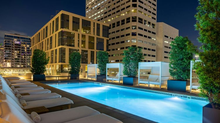 The Laura Hotel, Autograph Collection Pool