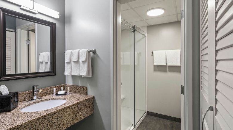 <b>Courtyard La Crosse Downtown/Riverfront Room</b>. Images powered by <a href="https://www.leonardoworldwide.com/" title="Leonardo Worldwide" target="_blank">Leonardo</a>.