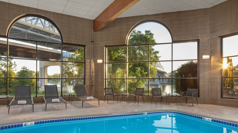 <b>Courtyard La Crosse Downtown/Riverfront Pool</b>. Images powered by <a href="https://www.leonardoworldwide.com/" title="Leonardo Worldwide" target="_blank">Leonardo</a>.