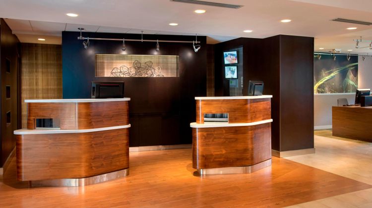 Courtyard by Marriott Norwalk Lobby