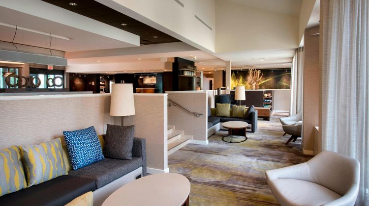 Courtyard by Marriott Norwalk Lobby