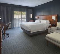 Courtyard by Marriott Norwalk Room