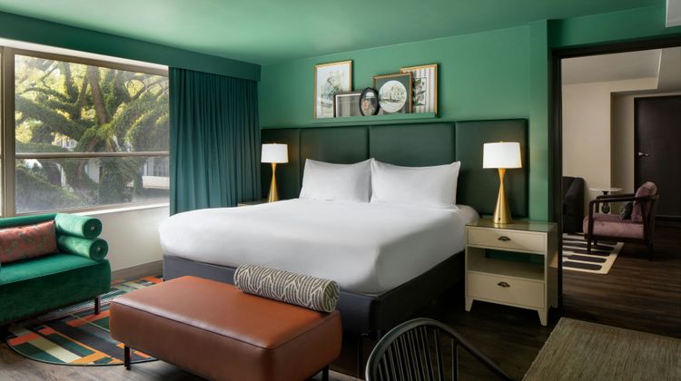 Hotel Tonnelle New Orleans, Tribute Room
