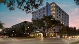 Hotel Tonnelle New Orleans, Tribute Exterior