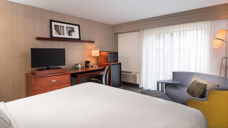<b>Courtyard New Haven Orange/Milford Room</b>. Images powered by <a href="https://www.leonardoworldwide.com/" title="Leonardo Worldwide" target="_blank">Leonardo</a>.