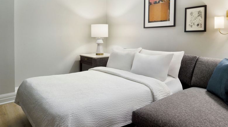 <b>Courtyard French Quarter/Iberville Suite</b>. Images powered by <a href="https://www.leonardoworldwide.com/" title="Leonardo Worldwide" target="_blank">Leonardo</a>.