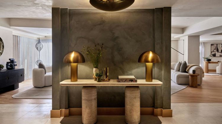 The Jay, Autograph Collection Suite