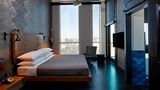 Moxy Minneapolis Uptown Suite