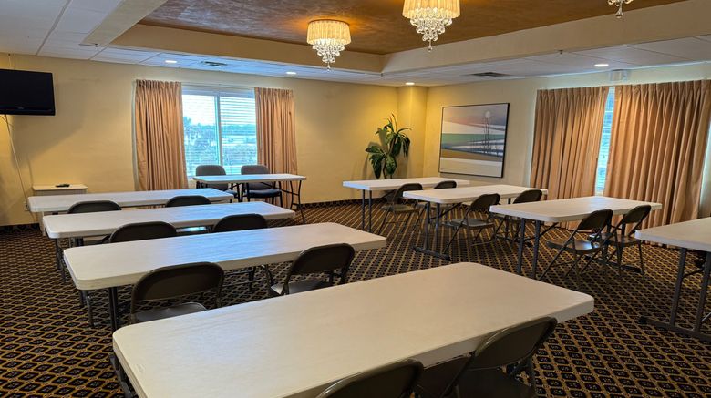 <b>Emerald Shores Hotel Meeting</b>. Images powered by <a href="https://www.leonardoworldwide.com/" title="Leonardo Worldwide" target="_blank">Leonardo</a>.