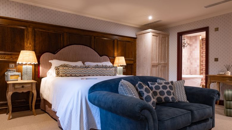 <b>White Hart Hotel Suite</b>. Images powered by <a href="https://www.leonardoworldwide.com/" title="Leonardo Worldwide" target="_blank">Leonardo</a>.