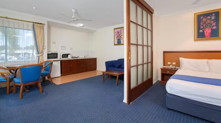 Cairns Southside International Inn Room