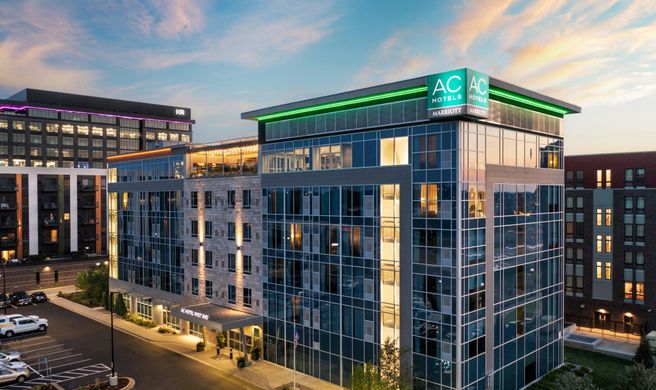 AC Hotel Minneapolis West End Exterior