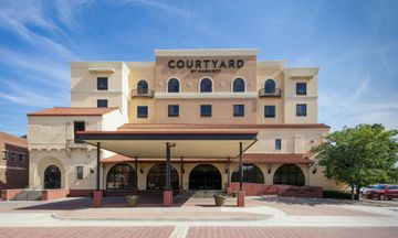 Courtyard Wichita at Old Town
