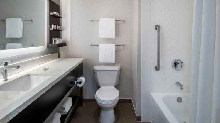 Delta Hotels Jacksonville Deerwood Room