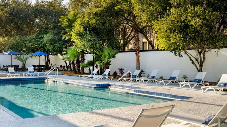 Delta Hotels Jacksonville Deerwood Pool