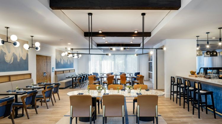 Delta Hotels Jacksonville Deerwood Restaurant