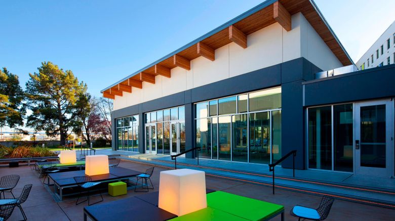 <b>aloft San Francisco Airport Exterior</b>. Images powered by <a href="https://www.leonardoworldwide.com/" title="Leonardo Worldwide" target="_blank">Leonardo</a>.