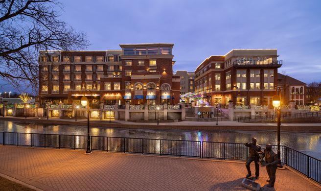 Hotel Indigo Naperville Riverwalk Exterior