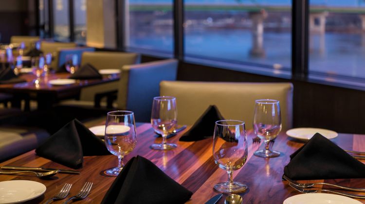 South Sioux City Marriott Riverfront Restaurant