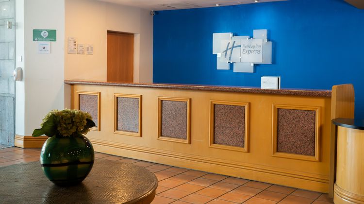 Holiday Inn Express Silao Bajio Airport Exterior