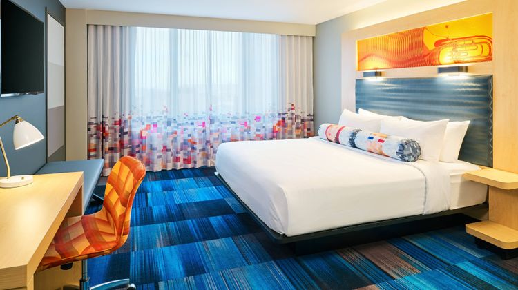 Aloft South Bend Room