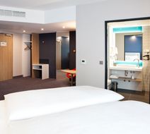 Holiday Inn Express & Suites Monheim Room