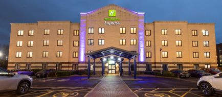 Holiday Inn Express Poole Exterior