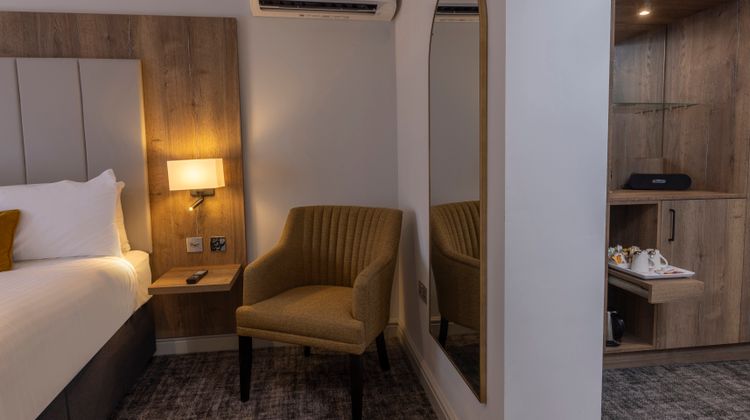 Crowne Plaza East Midlands Airport Suite