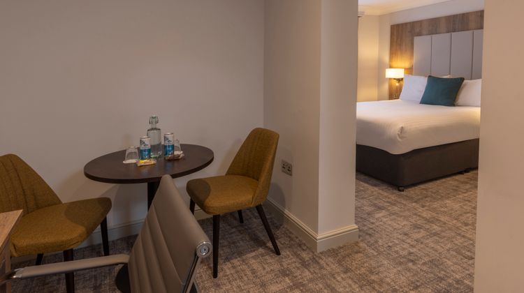 Crowne Plaza East Midlands Airport Suite