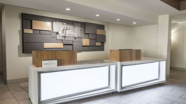 Holiday Inn Express/Suites Regina-South Exterior