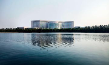 Renaissance Tianjin Lakeview Hotel