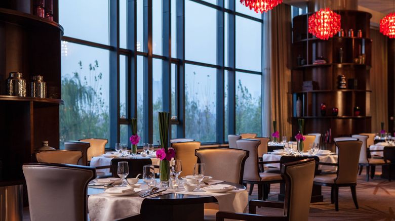 <b>Renaissance Tianjin Lakeview Hotel Restaurant</b>. Images powered by <a href="https://www.leonardoworldwide.com/" title="Leonardo Worldwide" target="_blank">Leonardo</a>.