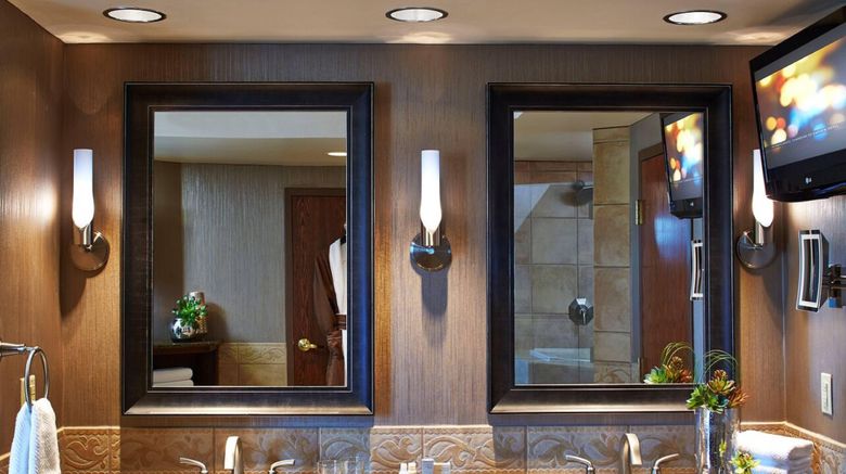 <b>Renaissance Resort at World Golf Village Room</b>. Images powered by <a href="https://www.leonardoworldwide.com/" title="Leonardo Worldwide" target="_blank">Leonardo</a>.