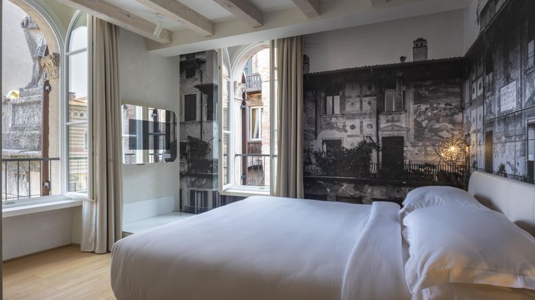 <b>Lords of Verona Apartments Room</b>. Images powered by <a href="https://www.leonardoworldwide.com/" title="Leonardo Worldwide" target="_blank">Leonardo</a>.