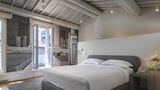 Lords of Verona Apartments Room
