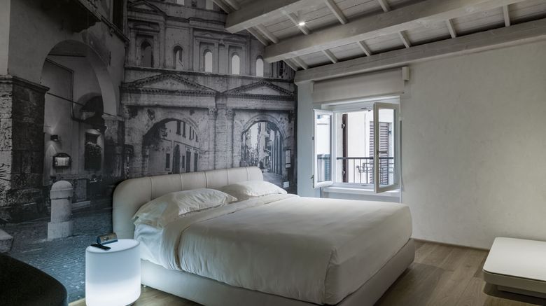 <b>Lords of Verona Apartments Room</b>. Images powered by <a href="https://www.leonardoworldwide.com/" title="Leonardo Worldwide" target="_blank">Leonardo</a>.