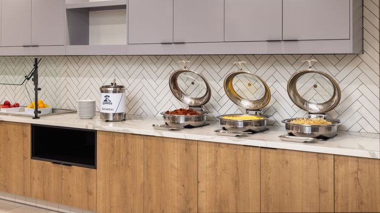 Staybridge Stes Eastvale-Norco Restaurant