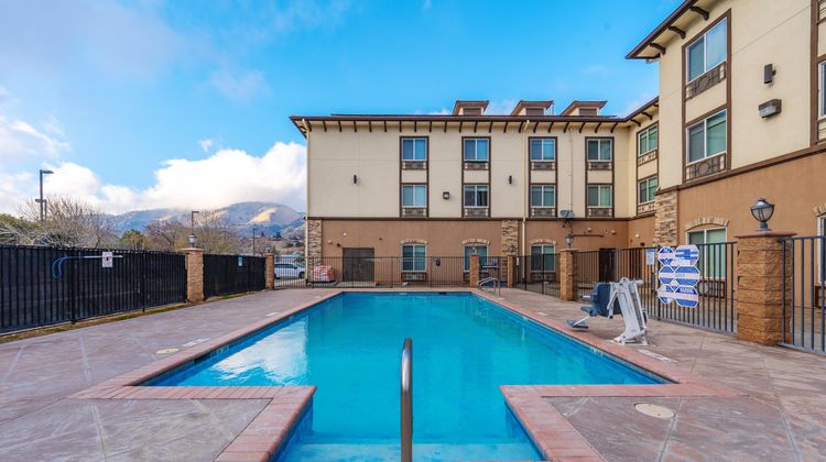 Holiday Inn Express Hotel & Suites Pool