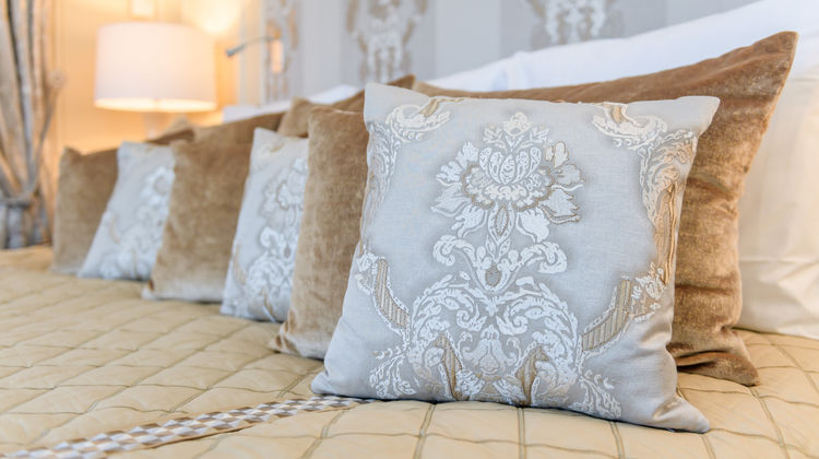 Chateau les Crayeres Room