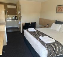 City Centre Motor Inn Room